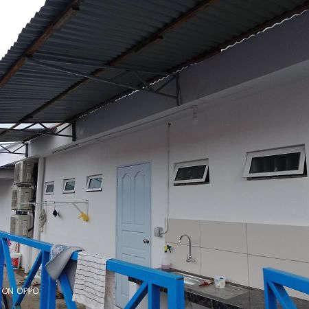 Ocean House Hostel Semporna Kültér fotó