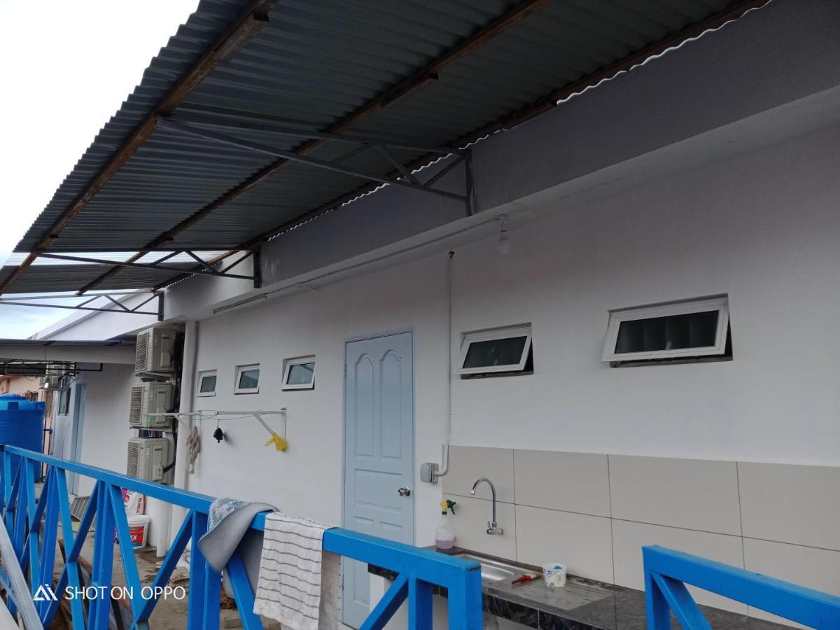 Ocean House Hostel Semporna Kültér fotó