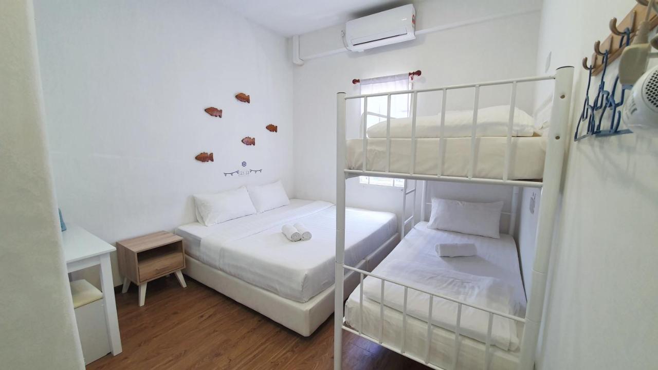 Ocean House Hostel Semporna Kültér fotó